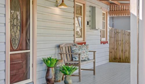Apple Blossom Three- Bedroom Cottage