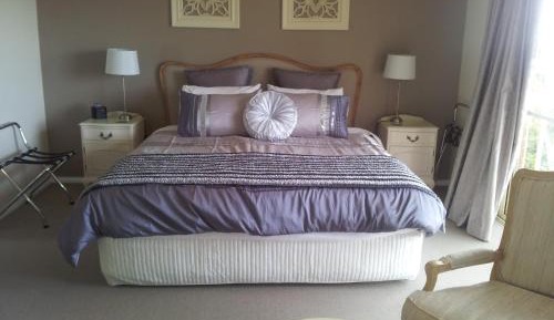 Deluxe King Room with Balcony and Sea View