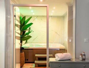 Suite with Jacuzzi Hammam 