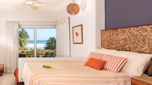 Standard Twin Room with Sea View