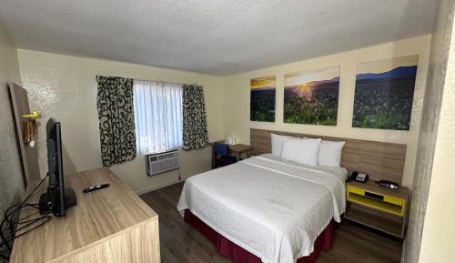King Room - Non-Smoking