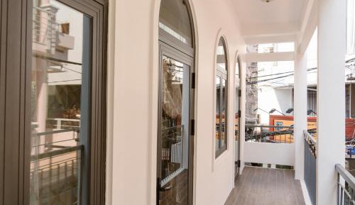 Studio with Balcony