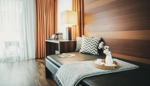 King Room with Garden View