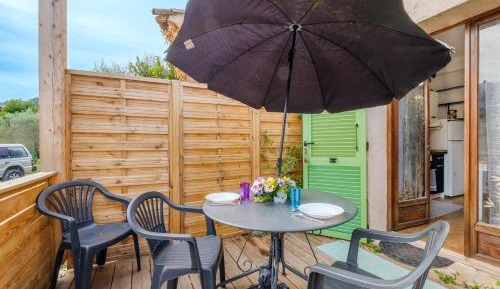 Superior One-Bedroom Apartment