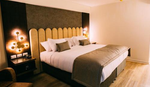 Standard Queen Room