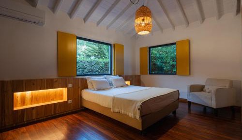 Villa with Garden View