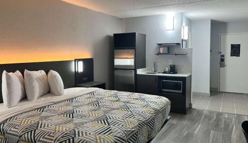 King Room - Disability Access - Non-Smoking