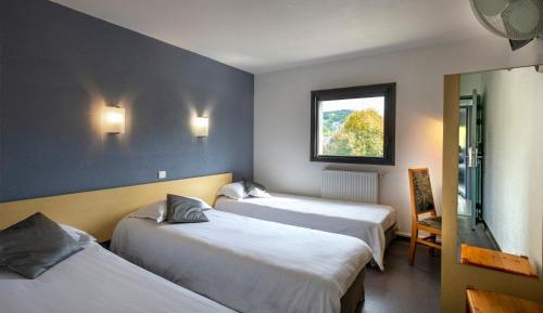 Triple Room (3 single Beds)