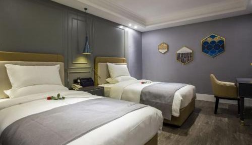 Lanyi Twin Room