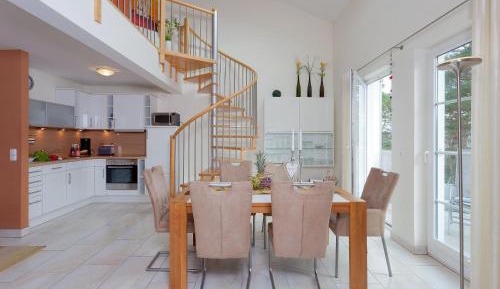 Three-Bedroom Apartment with Balcony