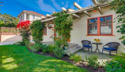 Three-Bedroom Holiday Home 