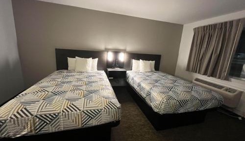 King Room with Roll-in Shower - Disability Access - Non-Smoking