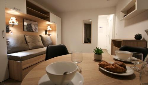 Studio 2 people (Saturday)