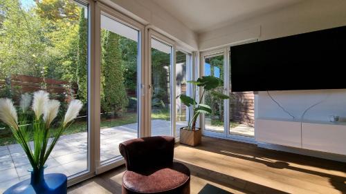 Apartment with Garden View