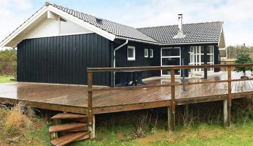 Three-Bedroom Vacation Home 