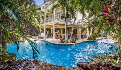 Six-Bedroom Holiday Home