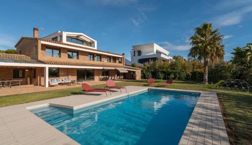 Villa - Beach Front