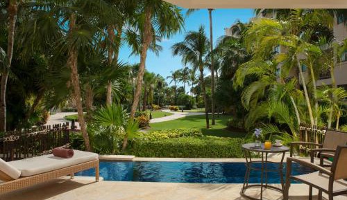 Premium Deluxe with Plunge Pool and Whirlpool (King bed)