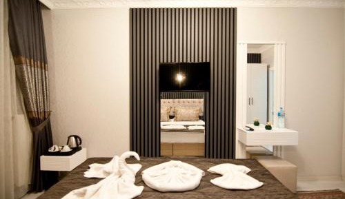 Economy Double Room with Balcony (lower floor)