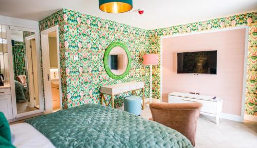 Double Room with Pool View