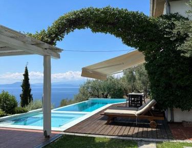 Villa with Private Pool and Hot Tub