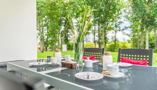 Apartment with Garden View