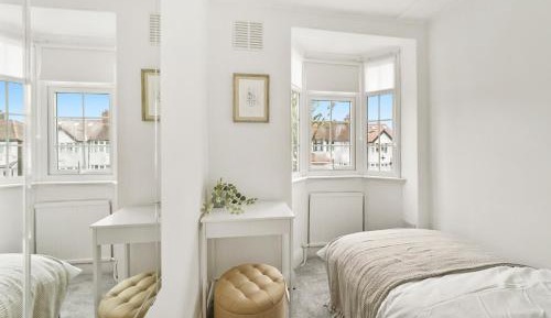 Single Room with Shared Bathroom