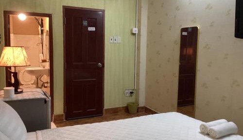 Deluxe Double Room (2 Adults + 1 Child)