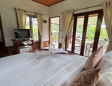 Cottage with Partial River View 