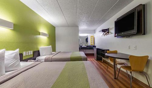 Queen Room with Two Queen Beds - Non-Smoking