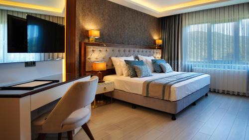 Family Suite Room with Jacuzzi