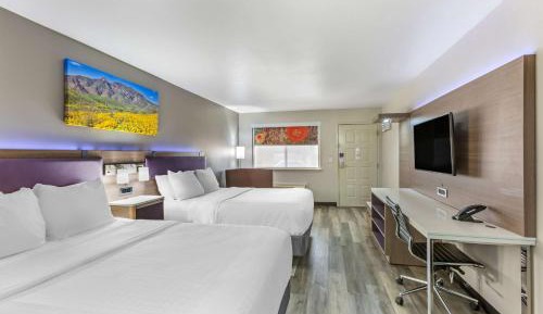 Queen Room with Two Queen Beds - Non-Smoking