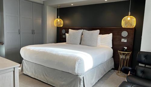 Signature Suite