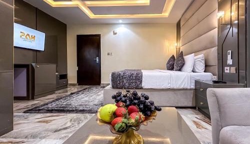 Deluxe King Room