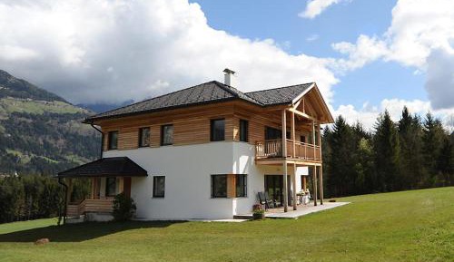 Apartment with Mountain View