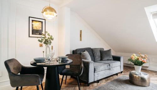 King Studio with Sofa Bed