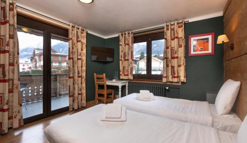 Quadruple Room with Terrace Mont Blanc side