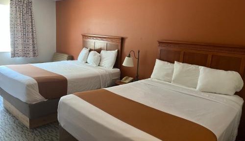 Queen Room with Two Queen Beds - Non-Smoking