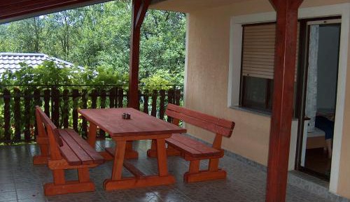 Two-Bedroom Apartment with Terrace and Garden View