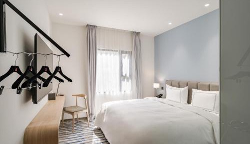 Tickets Package - Exquisite Double Room with Window - no Bathtub	