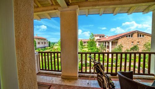 One-Bedroom Apartment with Garden View