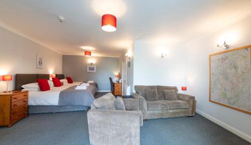 Family Room (2 Adults + 1 Child) - Room 8