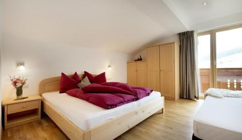 Superior One-Bedroom Apartment with Balcony