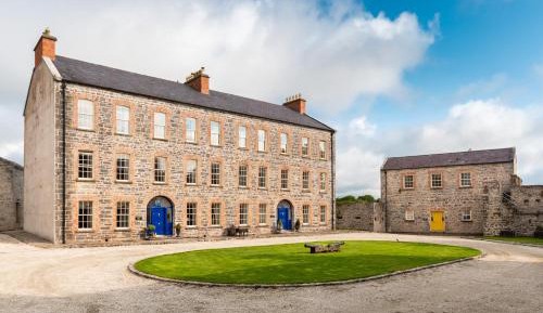Eight-Bedroom Holiday Home