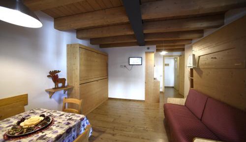 Studio (4 Adults)