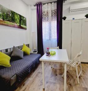 King Studio with Sofa Bed