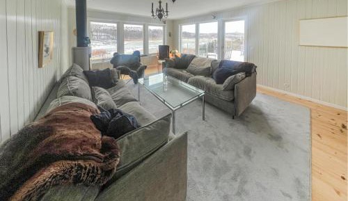 Three-Bedroom Vacation Home 