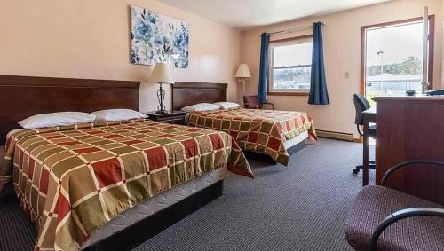 Double Room with Two Double Beds - Non-Smoking