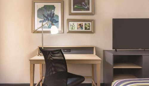 One-Bedroom King Suite - Disability Access
