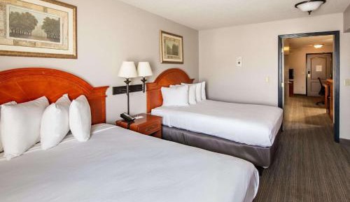 One-Bedroom Suite with Two Queen Beds - Non-Smoking
